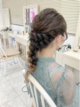 リサ 恵比寿(risa.) ねじりと四つあみの編み下ろし