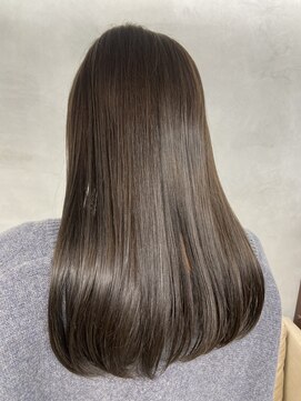 インビテーション(invitation) 艶カラー・イルミナカラー・モノトーン・艶ロング