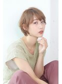 ホワイトブロンド/マッシュショート/束感ショート
