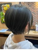 カーキベージュ×ショート