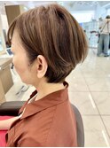 ローライトでメリハリくびれショート