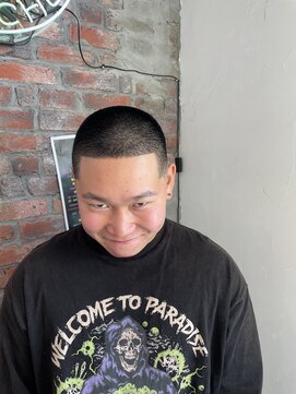 アパッシュ 大町店(Apache) ミドルフェードバズカット オーバルライン