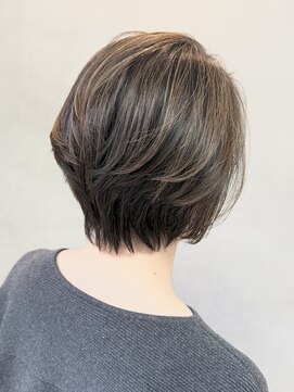 メグロ 相模大野(MEGURO) 白髪ぼかし/ミニウルフ/チェリーブラウン/ホワイトグレージュ105