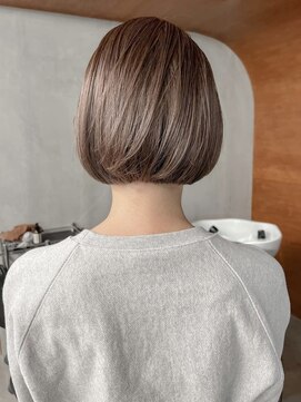 シキ 渋谷(siki) ベージュカラー/ブリーチなしダブルカラー/赤 み消し/渋谷/原宿