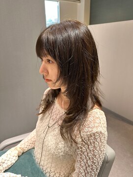 アム(amu) ハッシュカット/レイヤーカット/ロングレイヤー/くびれヘア