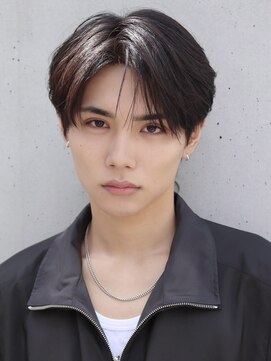 メンズセンターパートニュアンス毛流れダウンパーマカルマヘア