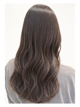 モック(moc)&nbsp;春も人気♪大人女性におすすめハイライトカラー