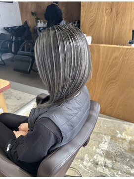 イロ ジェイアール JR奈良店(IRO) コントラスト細めハイライト