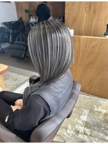 イロ ジェイアール JR奈良店(IRO) コントラスト細めハイライト