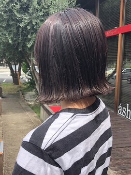 アッシュタカサキ(ash takasaki) 10代20代☆切りっぱなしボブ×外はね＠透明感アッシュ