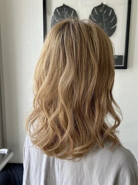 カミットチャーチ(KAMITTO CHUUCH) ゆるミディアム×ハイトーンベージュ