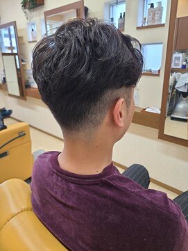 クルクルエム(KuruKuruM) men's刈上げスタイル