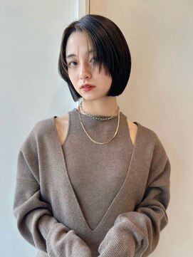 ユーリー(juurii) 顔まわりにデザインのあるボブ