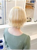 抜きっぱなしが可愛い♪ブロンドボブ