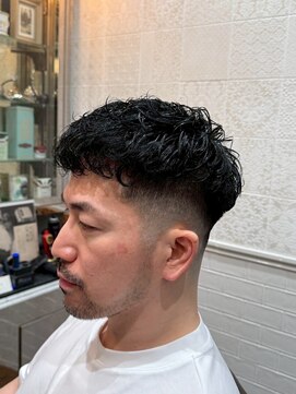 ルドローブラントオオサカ(LUDLOW BLUNT Osaka) 【LUDLOW BLUNT】フェードカット バーバーヘア メンズパーマ