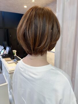 キャアリー(Caary) 福山人気20代30代ショートボブ立体ハイライト明るめベージュ小顔