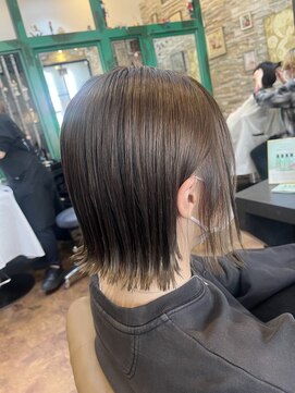 ヘアーラウンジ アンフィ 井土ヶ谷(Hair Lounge Anphi) くすみベージュ