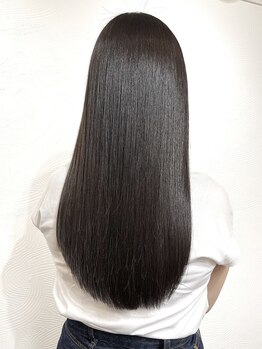 ログ ヘアー(LOG HAIR)の写真/7種のベースTR×研究を重ねた独自調合で叶える艶髪!髪質改善からサラサラ感まで理想の質感を再現。