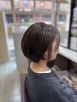 トレセッテ(tre sette)&nbsp;丸みシルエットのショートボブスタイル/寒色系ブラウンカラー