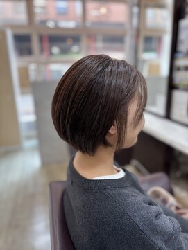 トレセッテ(tre sette) 丸みシルエットのショートボブスタイル/寒色系ブラウンカラー