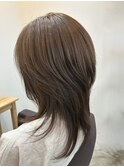 軽やかなレイヤースタイル