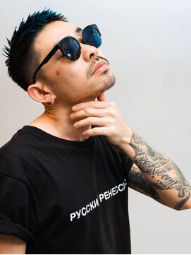 メリケンバーバーショップ コウベ(MERICAN BARBERSHOP KOBE) グランジスパイキーネープレスツーブロックショートにイメチェン