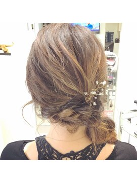 アドール オブ ヘアー ADORE OF HAIR 編みおろしサイドスタイル