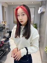 ヴェイン 渋谷(vain)&nbsp;顔周りピンクレッド　個性派おしゃれヘア