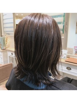 レガーメ(hair make Legame.) 外ハネ/プラチナグレー30代40代50代