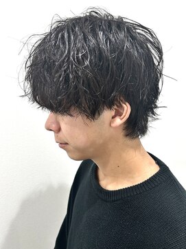 ヒュイル バイ ニアウ(Hwyl by Niau) メンズマッシュツーブロックシャドウパーマニュアンスパーマ眉毛