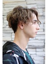 ルーツ(ROOTS)&nbsp;色気のある質感で男を上げるパート分けマッシュショート