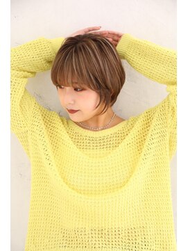 エストレーラ(estrela) 『estrela』大人可愛いハイライト丸みショート