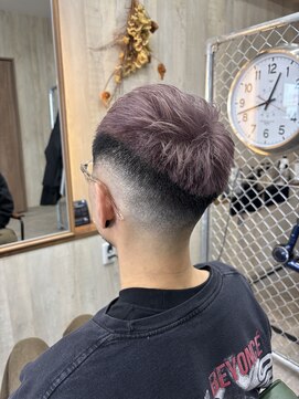 フラミンゴ ヘアデザイン スキンフェード
