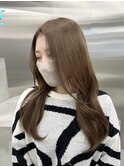オリーブベージュ