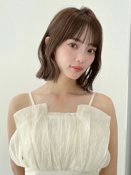 ユーフォリア 池袋東口駅前店(Euphoria) グレージュ切りっぱなしボブ前髪ありミニボブミルクティベージュ