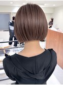 ショートボブ×グレージュ