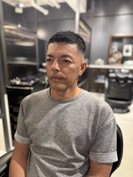 ザマンリバレッジニューヨーク(THE MAN LeverageNewYork) MEN’S HAIR/サーフカール/刈り上げセンターパート/広尾駅