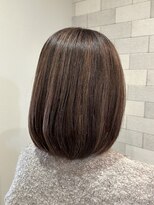 モナミ(mon amie)&nbsp;小顔まとまりグレージュボブハイライト前髪あり30代40代50代