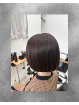 アルク(arc) 明るい白髪染め×顎ラインボブ