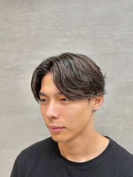 サームマン 人形町(SARM MAN) 柔らかな毛流れで魅せる韓国風センターパート