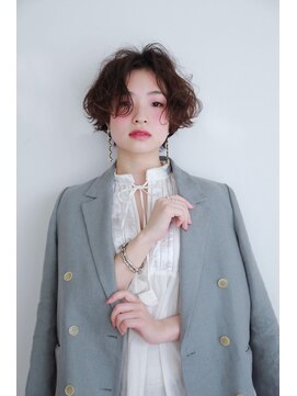 モードケイズエクラ(MODE K's Eclat) レディーなショートとパーマ。