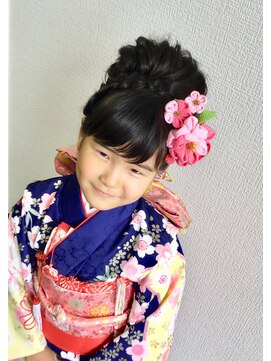 ラポール ヘア柳生店 編み込みカチューシャおだんご風アップ