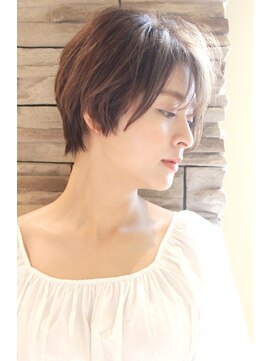 レウナ 外苑前(Reuna) 30代40代に人気シルエットが綺麗に見えるショート