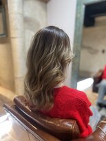 リクラウドヘアアパートメント(re:cloud hair apartment)&nbsp;あきらめてません？伸びた根本のリメイクハイライトで外国人風！