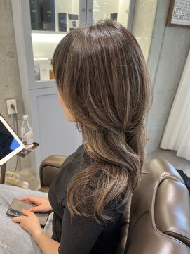 ロエ 平尾山荘(loe) 【脱白髪染めハイライト】×大人ロングレイヤー