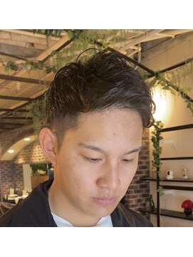 バーシャミ 博多(Baciami) 三代目風アップバングスタイル