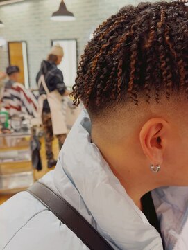 サンディーズバーバーショップ(Sandees) 針金スプリングパーマドレッドスキンフェード