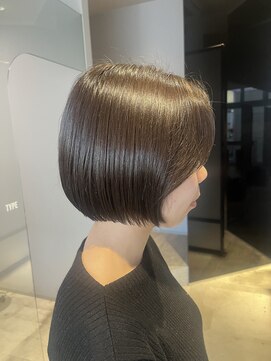 ビーヒアナウ 金沢県庁店(BE HERE NOW) オリーブカラー×ボブカット