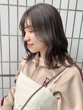 コピエ(kopje) 暗めシアーグレージュ