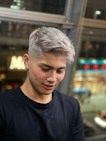 メグロバーバーショップロッポンギ 目黒六(MEGURO BARBER SHOP 6PPONGI) シルバーカラー/外国人ヘア